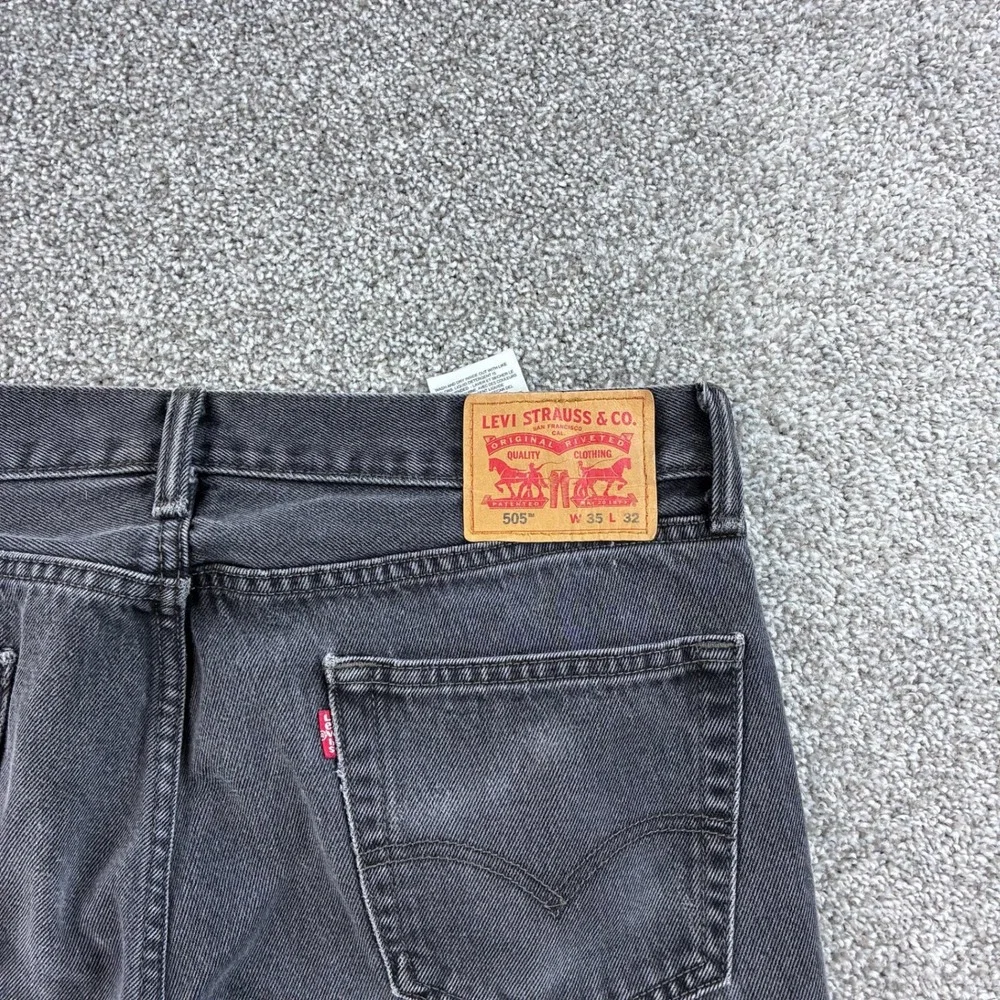 Levi's 505 Jeans Mens 35x32 Black Cotton Regular Fit Straight Leg 00505-0260